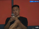 中国男篮名将专程为女排加油，7月曾赴香港看球，特别关心龚翔宇