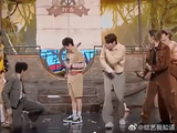 气球爆炸，彭彭吓得直接下跪，许凯闪到胳膊