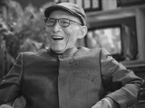 游本昌去世，母校上海戏剧学院发布纪念文章