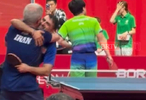 在亚运会乒乓球男单1/4决赛中，张本智和爆冷输给世界排名344位选手，比赛后他落寞离场，现场观众仍报以掌声