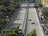 F1赛车在古今之间穿梭🏎️ 带你体验风景如画的巴库