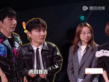 说小话又被发现了