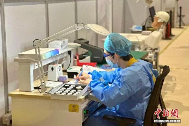 第48届世界技能大赛口腔修复工艺技术项目比赛现场。 中新网记者 王笈 摄