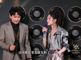 希林娜依高优雅扭脖，苏醒跳新疆舞画风突变