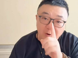 现在的孩子，爷爷奶奶巴不得他她们脚地都不沾，把书包还给孩子就不错了