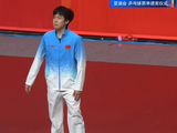 男单颁奖！王楚钦获全场欢呼+鼓掌给足队友肯定，林诗栋依旧淡定