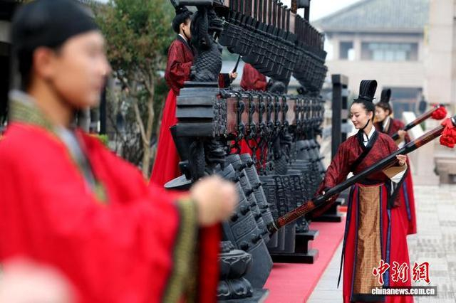 图为孔子文化节开幕现场的雅乐表演。梁犇 摄