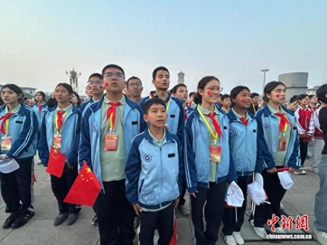 图为和田地区学生参加爱国主义教育活动。北京市援疆和田指挥部供图