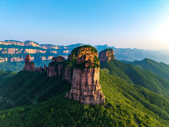 嶂石岩景区美景。张吉增 摄
