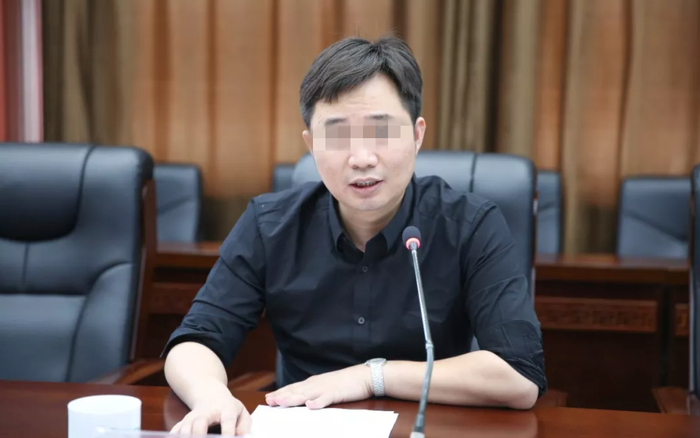 2018年，黄某彬与江西萍乡市湘东区签定10亿元投资协议。 湘东区微信公众号截图