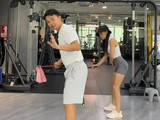 下杆时不要使劲转左胯，容易打深打薄打剃头#高尔夫 #高尔夫教学 #高尔夫挥杆 #小白球 #一号木