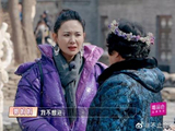 农村婆婆太害羞，不敢当镜头面泡脚，程莉莎做法太暖：尊重她很重要