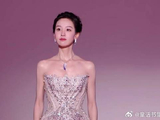 不愧是内娱宠儿！陈都灵不仅红毯有特效，礼服都是高定丨星光大赏