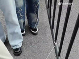 易烊千玺的魅力就在于这份不动声色的周到，细节里全是温柔，怀揣真诚稳步向前