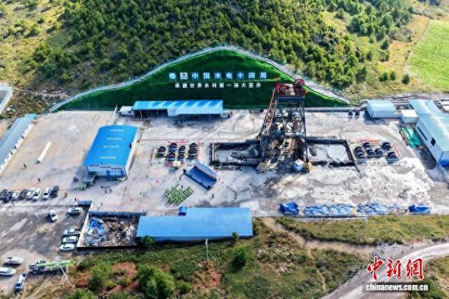 图为滇中引水工程香炉山隧洞34竖井施工现场。 云南省水利厅 供图