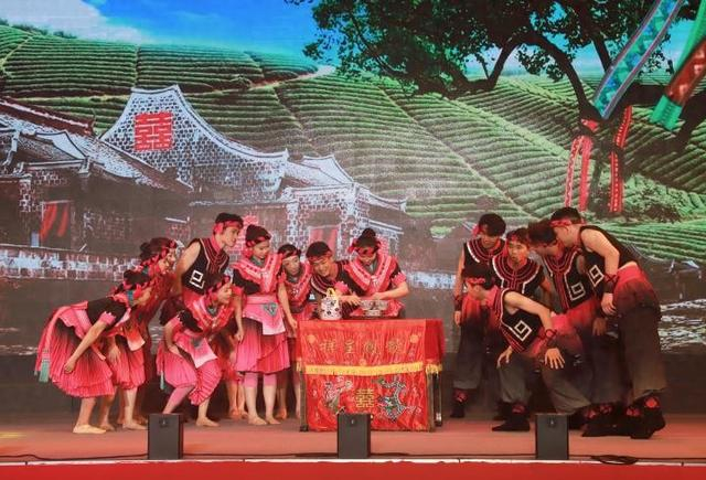 图为畲族婚俗茶礼《有凤来仪》。沈朝威 摄