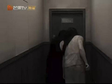人在极度恐惧的时候居然还能分出脑子来道歉，这件事本身就挺荒诞的