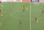 可惜了！中国队横穿门前差点造成韩国队乌龙
