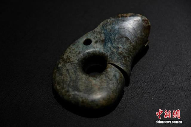 图为展出的玉猪龙。西安半坡博物馆供图