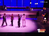 颜安直言管健嘉晨歌声耀眼刺伤，舞台推拉张力拉满