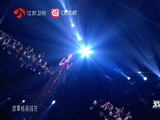 喻言红玫瑰头纱立麦舞台