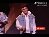艾热王以太披哥两大rap担当合体舞台一整个燃爆了，对我眼睛简直不要太友好 ！