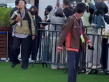 王安宇现身中网赛场，卷毛少年感梦回小巷人家