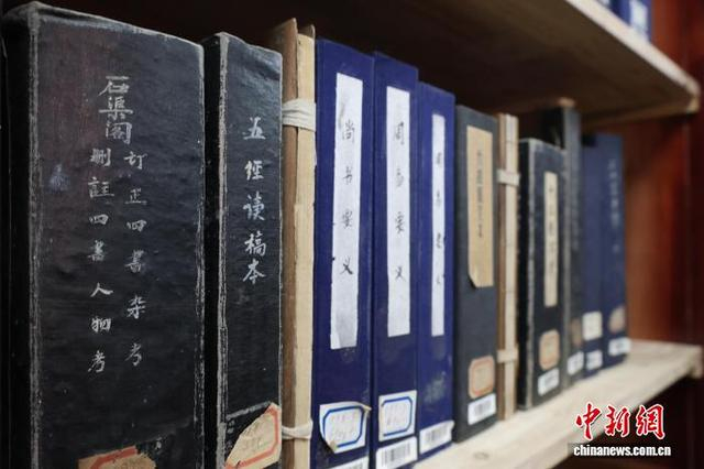 山东大学图书馆收藏的古籍善本。赵晓 摄