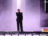 能够让主持人当场喊着要上大师课，王赫野这次的 live 实力，确实狠狠惊艳全场