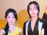 杨紫出席纪梵希大秀，皮肤如剥壳鸡蛋状态佳