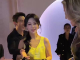 杨紫纪梵希CEO内场合影，美成什么样了