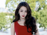 迪奥删除迪丽热巴等艺人认领合集，并上传了张元英照片