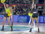 广东宏远啦啦队雪儿在CBA比赛现场出镜，和大家打招呼并说了一声明天见
