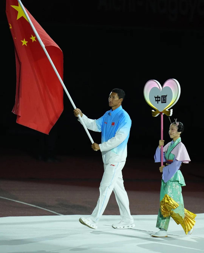 10月4日，中国代表团