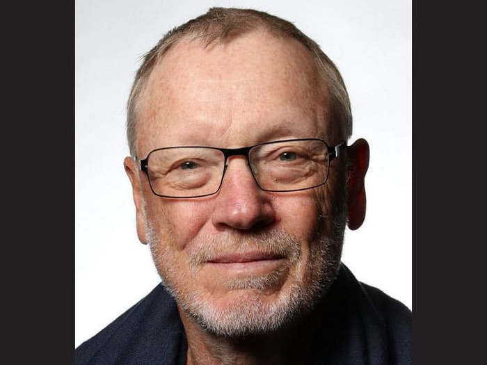 图 Jens Juul Holst