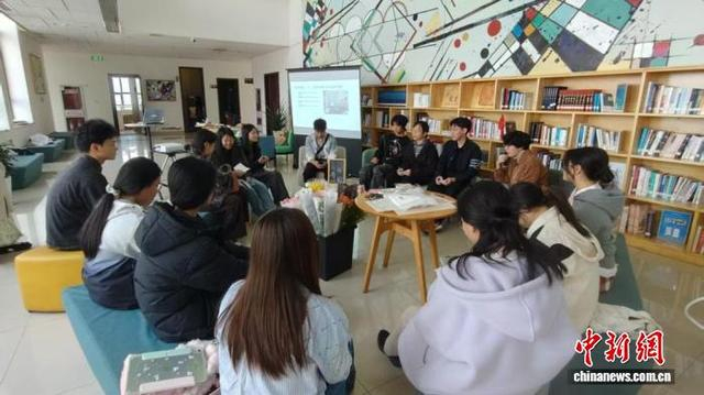 图为读书分享会。西北大学图书馆供图