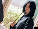 黑袍加身氛围感拉满，眼神清冷，简直就是斯内普教授从书里走出来了