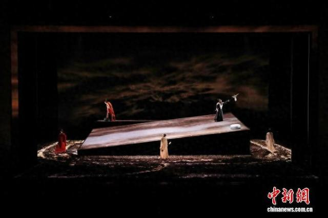 舞剧《楚河汉界》剧照。 江苏大剧院 供图