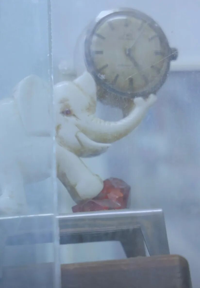 倪师傅自己做的白象小钟表