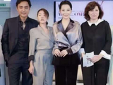 站在许晴旁边的小S拼尽全力凹造型，不得不说气质这东西真是与生俱来的
