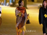 宋茜LV大秀入场，现场欢呼不断状态超能打