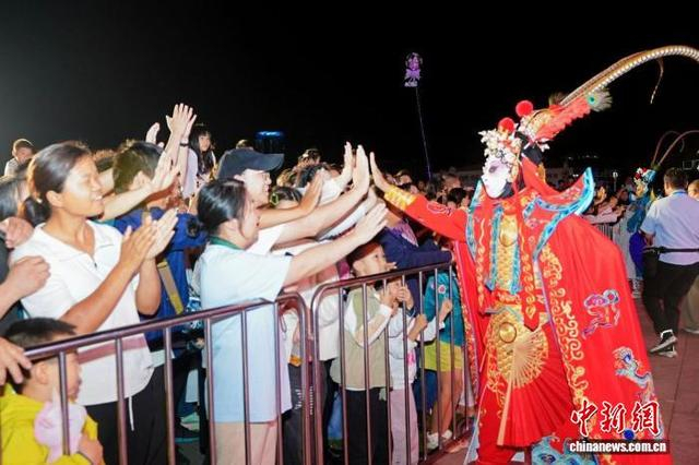 图为国庆假期期间，“马上入川·蜀你好玩”第三季文旅消费活动现场。成都市文广旅局 供图