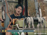 自制豪车接客遇奇缘，女嘉宾扛甘蔗上车笑料足