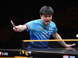 0-3爆冷出局！张本智和豪言夺冠被打脸，周启豪进8强，王励勤鼓掌