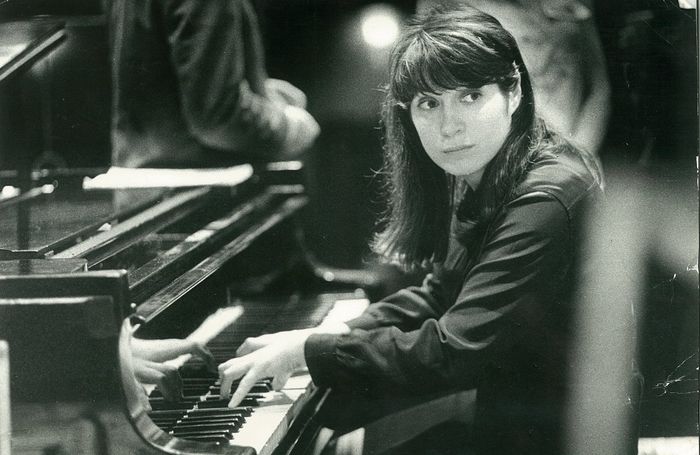 1971年，26岁的莱昂斯卡娅在东柏林演出（摄影：Evelyn Richter）