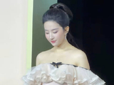 刘亦菲今日线下活动直拍-看得出她是公主