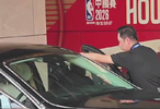 杜兰特坐着劳斯莱斯来了，这小腿跟腱无敌了