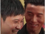 蒋奇明红毯复刻边水名场面