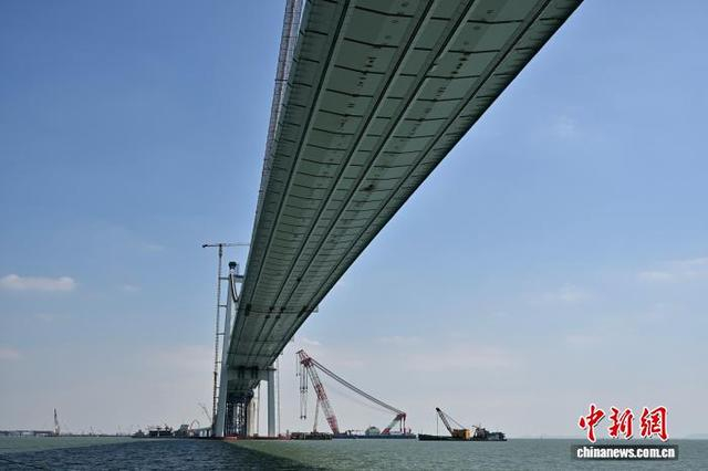 10月10日，建设中的厦金大桥（厦门段）项目。中新社记者 张斌 摄