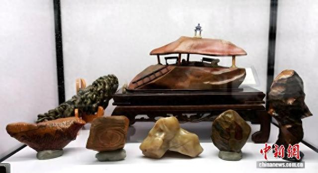 图为展出的奇石作品。魏巍 摄